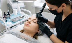 Перманентный макияж век: тренды и особенности процедуры